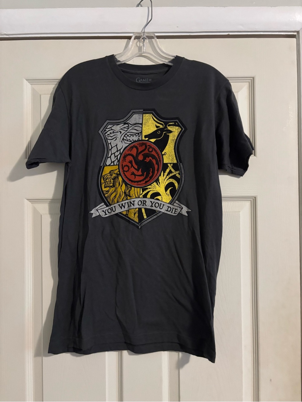 Men’s size M game of thrones licensed tee shirt
